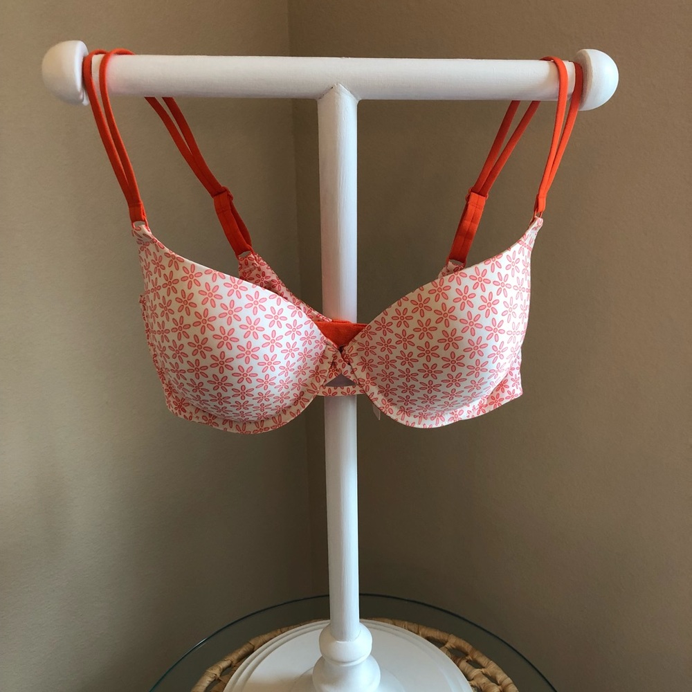 NWT VS demi bra